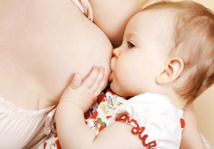 Польза грудного вскармливания для малыша и мамы